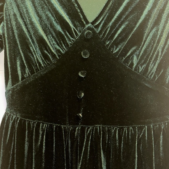 Cider Brand Green Velvet V-Neck Button Dress sz S Like New, Goth Gothic Style - Picture 4 of 5